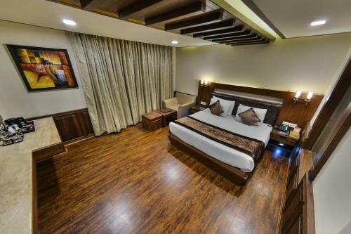 Hotel Clarks Inn Srinagar
