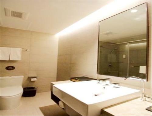 Hotel Home Inn Plus Qingdao Yinchuan West Road Software Park