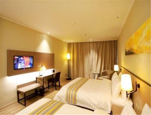 Hotel Home Inn Plus Qingdao Yinchuan West Road Software Park
