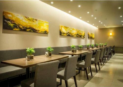 Hotel Home Inn Plus Qingdao Yinchuan West Road Software Park