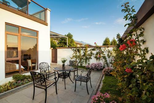 Villa Dali Loving Romance Hotel
