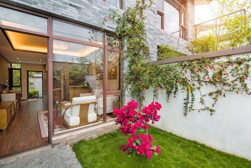 Villa Dali Loving Romance Hotel