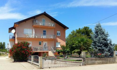 Hostal Casa Gagro