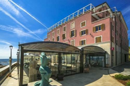 Aparthotel Rotonda Inn Novigrad