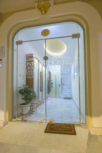 Apartamento Pioneer Excelsior Rooms