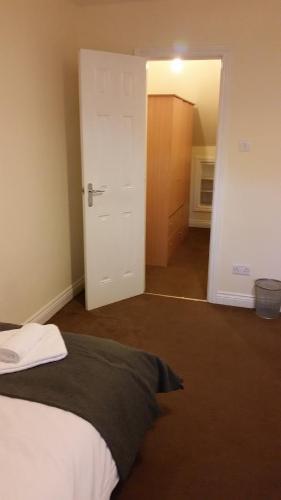 Livingston Ideal Commuter House