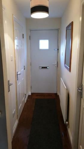 Livingston Ideal Commuter House