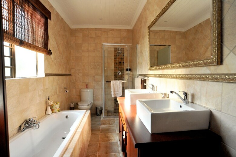 Hostal Sunset Manor Guest House