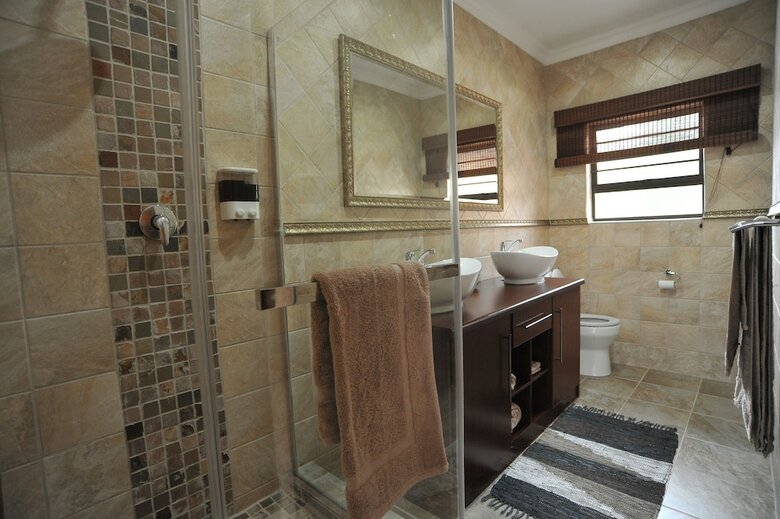 Hostal Sunset Manor Guest House