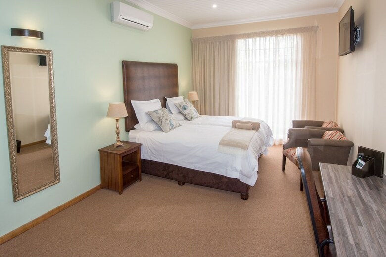 Hostal Sunset Manor Guest House