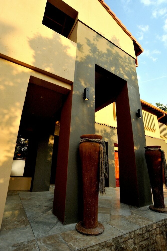 Hostal Sunset Manor Guest House