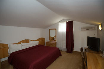 Hotel Queen Vera