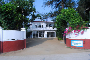 Hotel Palm Grove Holiday Inn