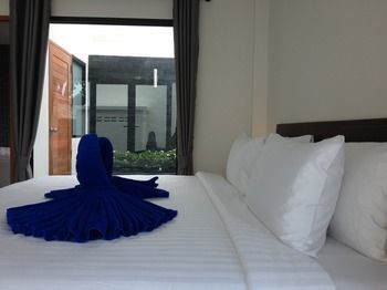 Hotel Limelight Village