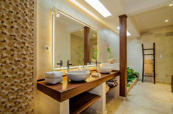 Bed & Breakfast Karmagali Suites