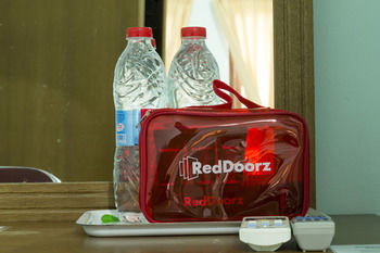 Hotel Reddoorz @ Lebak Bulus Raya 2