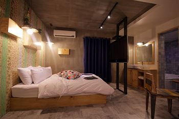 Hotel You, I In