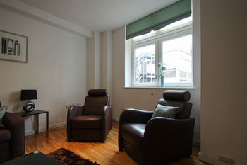 Knights Court Apartments