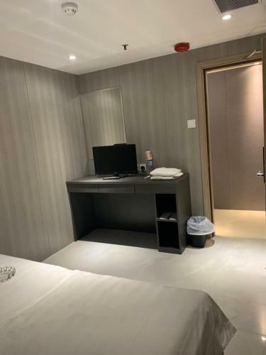 Hostal XI Hu Hotel
