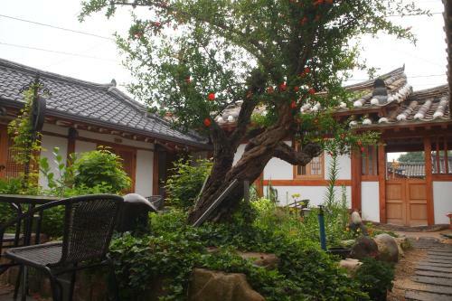 Hostal Floral Space Hanok Guesthouse