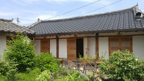 Hostal Floral Space Hanok Guesthouse