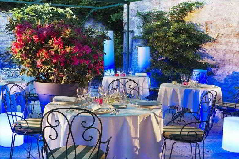 Hotel Chateau De Gilly
