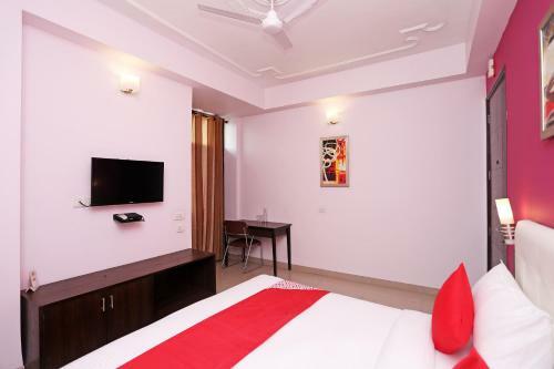 Hotel Oyo 8536 Azad Square