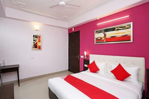 Hotel Oyo 8536 Azad Square