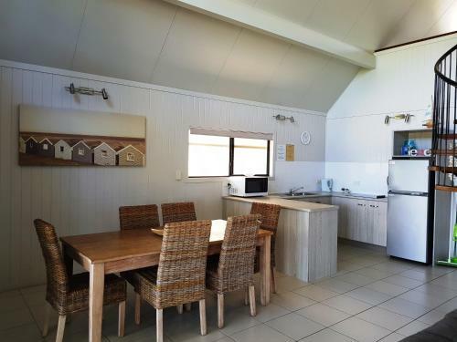 Hotel Cardwell Beachcomber Motel & Tourist Park