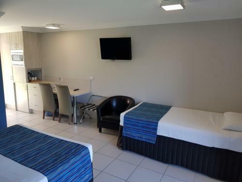 Hotel Cardwell Beachcomber Motel & Tourist Park