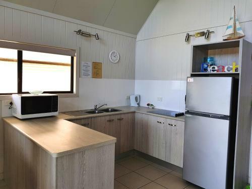 Hotel Cardwell Beachcomber Motel & Tourist Park