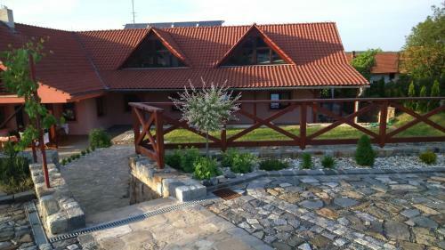 Hotel Bezm?rovsk� Dv?r Krom??�?