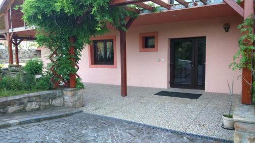 Hotel Bezm?rovsk� Dv?r Krom??�?
