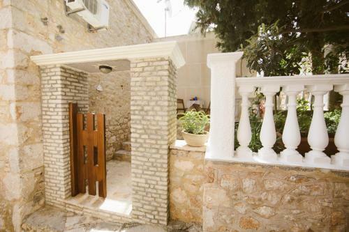 Villa Antonis