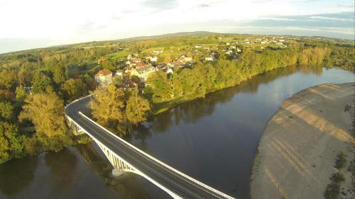Bed & Breakfast Le Pont De La Loire