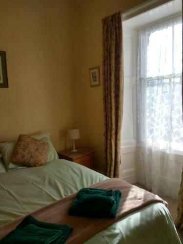 Hostal Lindores Guesthouse