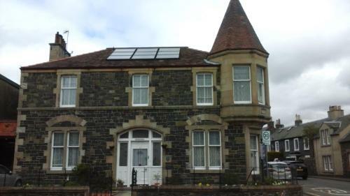 Hostal Lindores Guesthouse