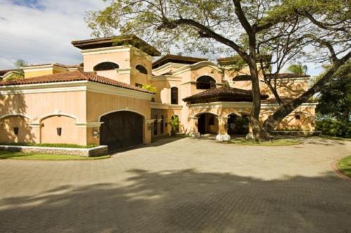 Casa Del Arbol