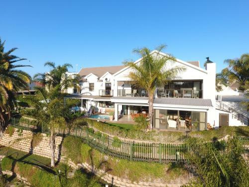 Hostal Oewerpalms View