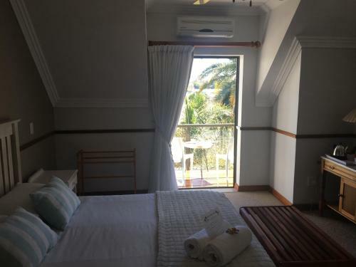 Hostal Oewerpalms View