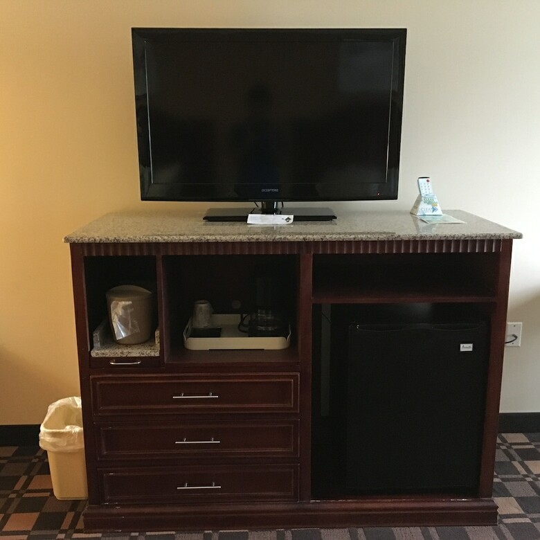 Hotel Cabot Inn & Suites