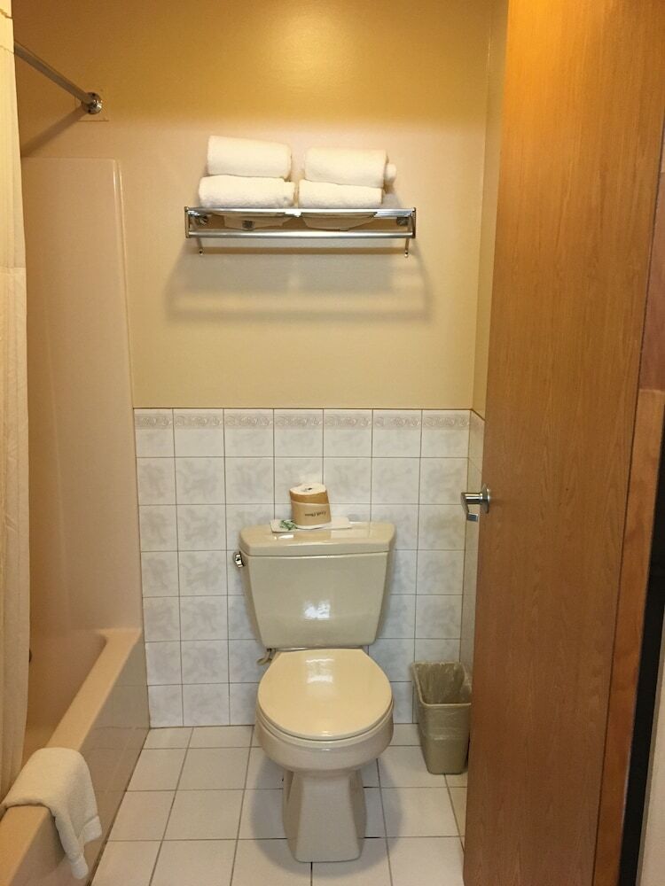 Hotel Cabot Inn & Suites