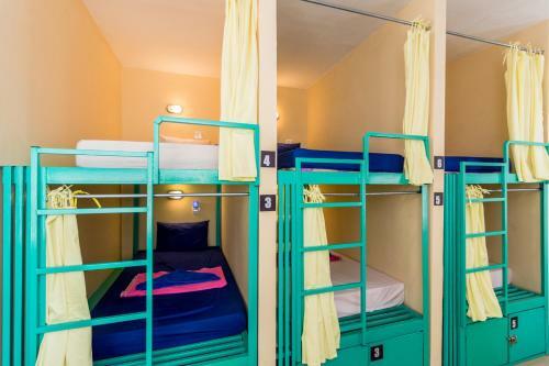 Hostal Monkey Republic Kampot
