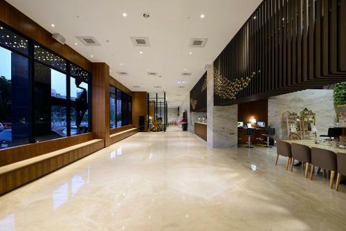 Aeris International Hotel
