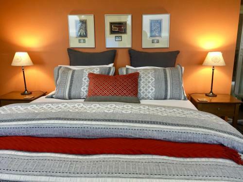 Bed & Breakfast Llarrinda