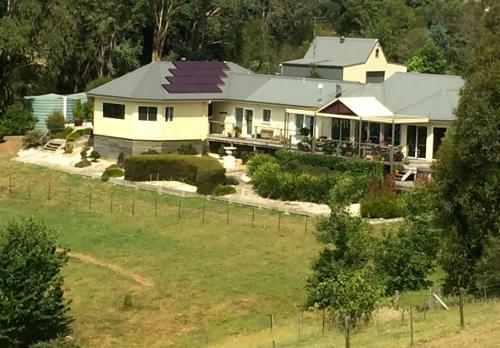 Bed & Breakfast Llarrinda
