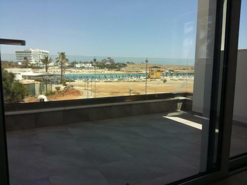 Apartamento Christopher's Sandy Beach Suites