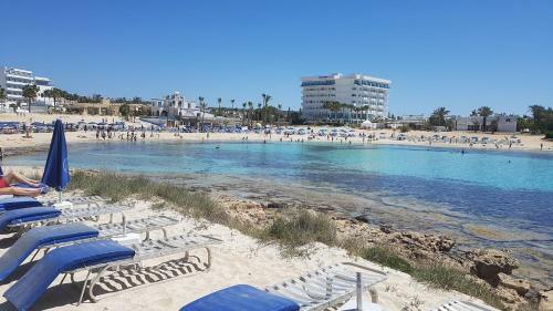 Apartamento Christopher's Sandy Beach Suites
