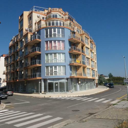 Golden Sea View Apartments