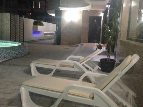 Golden Sea View Apartments